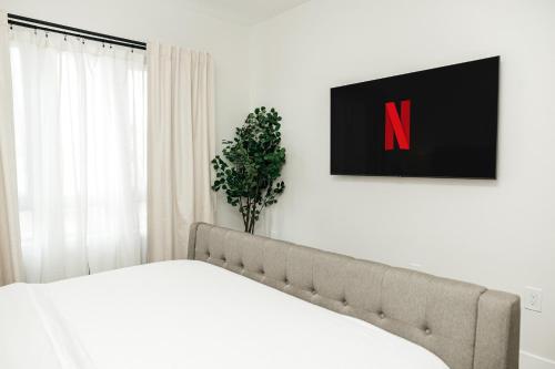 Ruby 2 BR apt in MiracleMile in Los Angeles, USA