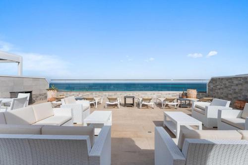 Beach View - Chic View Penthouse 3BR condo - LV603, Палм-Игл-Бич (фото 5)