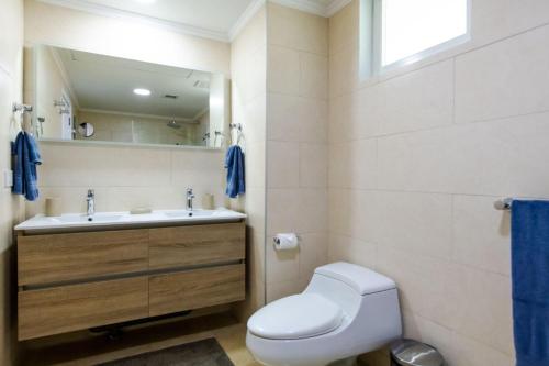 Beachfront - Deluxe View 2BR condo - E323