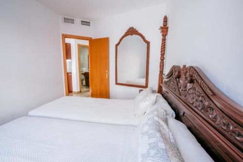 Apartamentos El Tranco del Mar - image 14