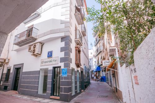 Apartamentos El Tranco del Mar - image 12