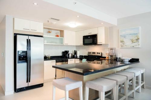 Beachfront - Garden Delight 2BR condo - E125-2, Palm-Eagle Beach (photo 10)