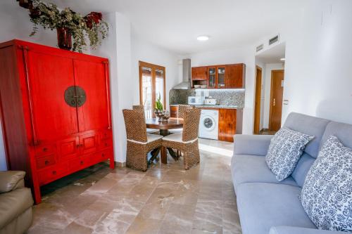 Apartamentos El Tranco del Mar - image 2