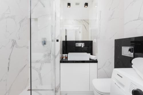 Stylish Two Bedroom Apartment Nasypowa by Noclegi Renters - image 5