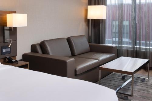 AC Hotel by Marriott Minneapolis West End - image 9