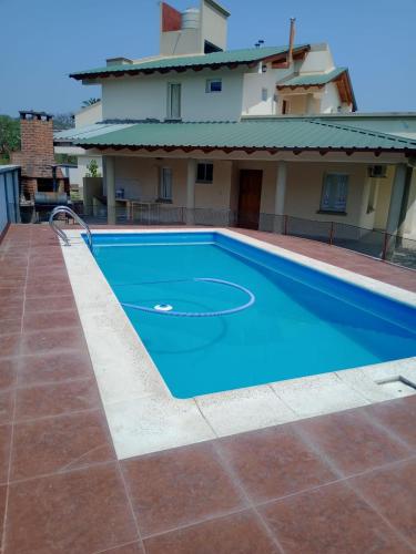 Swimming pool, Alojamiento La Glorieta -Casas de descanso in Barrio Los Perales