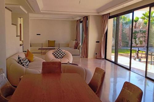 villa white villa white