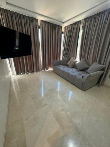 villa white villa white