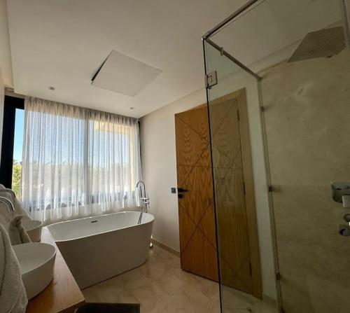 villa white villa white