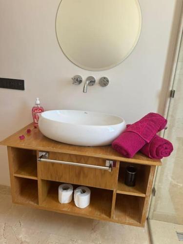 villa white villa white