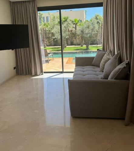 villa white villa white