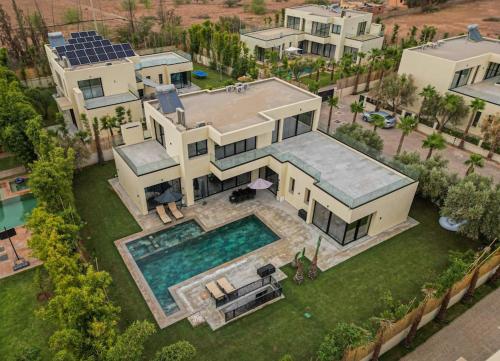 villa white villa white