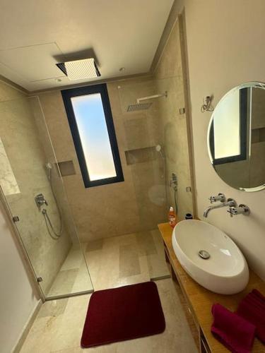 villa white villa white