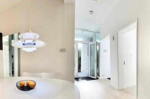Stunning 4 bed flat near Notting Hill and Hyde park, Londra (foto 3)