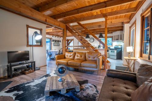 Au Chic Chalet des Chutes Chic Chalet in Lac-Rocher (QC)