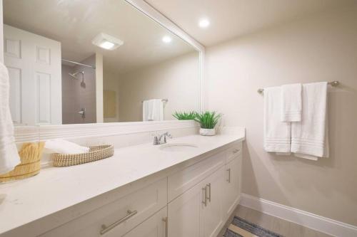 Luxury Loft- close by the beach! in Boca Raton, USA