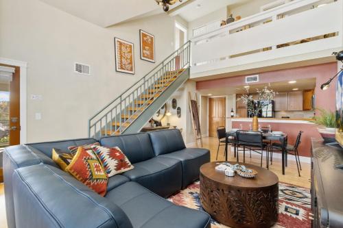 Lee Martinez Loft Near Poudre Trail and Old Town in Fort Collins, USA