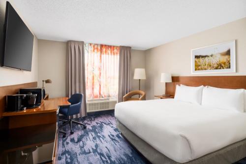 Fairfield Inn & Suites Boca Raton - image 9