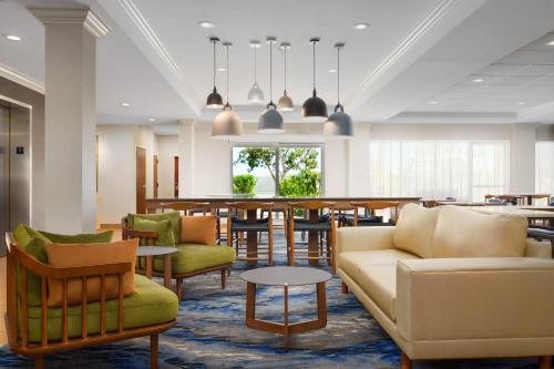 大堂, Fairfield by Marriott Inn & Suites Boca Raton in 博卡拉頓