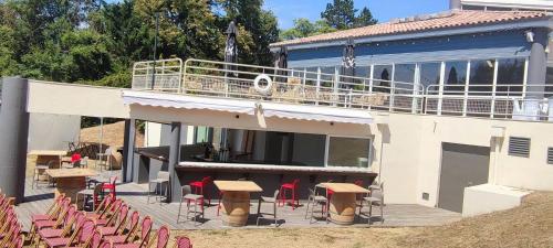 Logis Hotel Monform - image 9