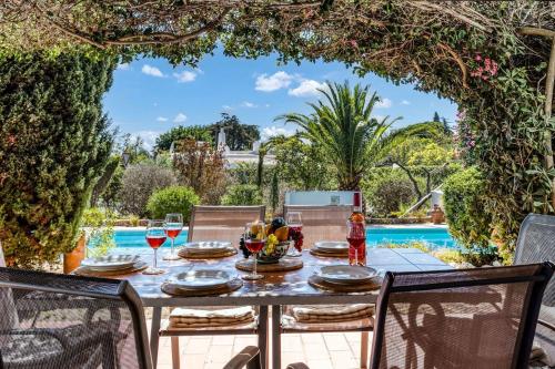 14B Quinta do Paraiso Amazing house located in t in Carvoeiro City Center