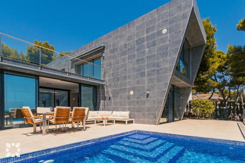 Villa with Private Pool image 9