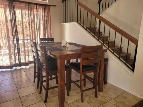 3BR & Loft near Palmdale Hospital thumb 3
