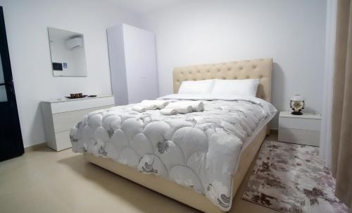 One-Bedroom Apartment image 10