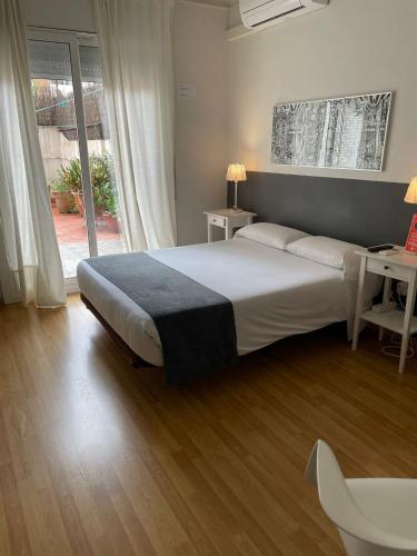 Hostal El Ninot, Barcelona