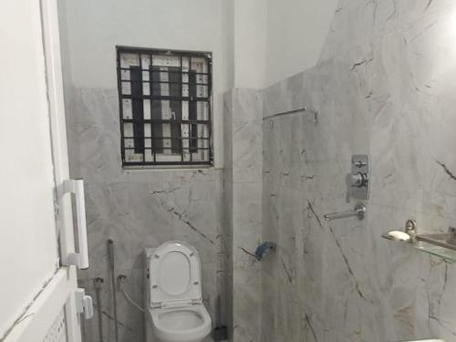 Twin Room with Mountain View image 5