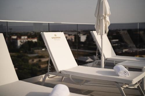 Green Park Penthouse Suite & Pool - Heated Pool - 5