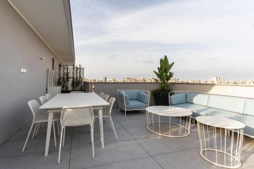 Green Park Penthouse Suite & Pool - Heated Pool - 4