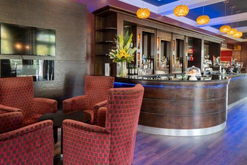 Pub/Lounge, London Croydon Aerodrome Hotel, BW Signature Collection in Croydon