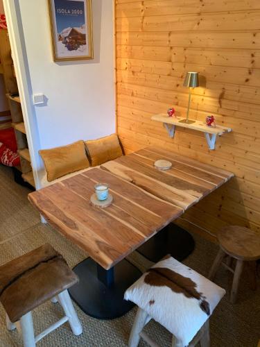 Isola 2000 appartement dans Chalet 4 ou 6 personnes grande terrasse Isola 2000 appartement dans Chalet 4 ou 6 personnes grande terrasse