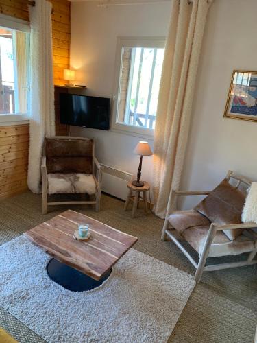 Isola 2000 appartement dans Chalet 4 ou 6 personnes grande terrasse Isola 2000 appartement dans Chalet 4 ou 6 personnes grande terrasse