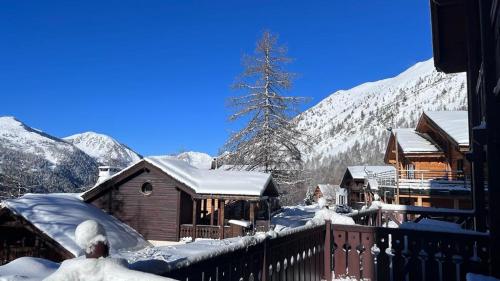 Isola 2000 appartement dans Chalet 4 ou 6 personnes grande terrasse Isola 2000 appartement dans Chalet 4 ou 6 personnes grande terrasse