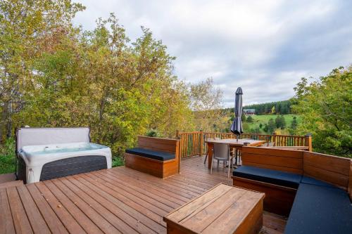 Au Chic Chalet des Chutes Chic Cottage in Lac-Rocher (QC)