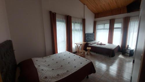 Alisson Hotel y Restaurant in มอนเตเวอร์ด