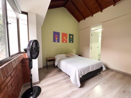 Alojamiento en apartamento cerca a Provenza - M203 By Roots Rentals