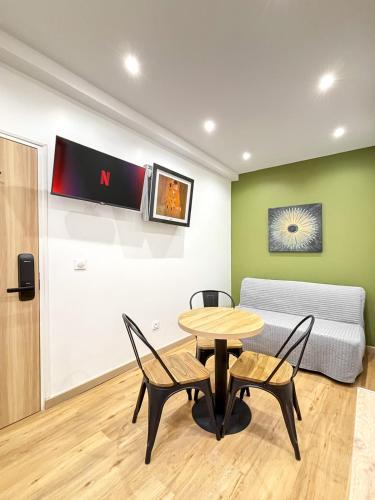 Villa Des Bégonias - PSG Room Type - Two-Bedroom Deluxe Apartment