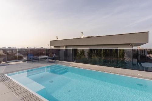 Green Park Penthouse Suite & Pool - Heated Pool - 3