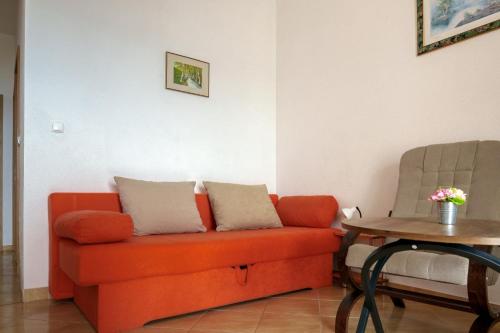 One-Bedroom Apartment image 10