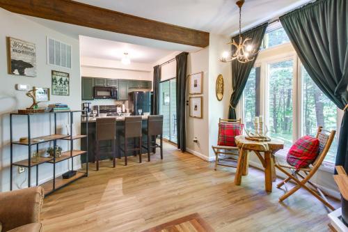 Wintergreen Resort Condo with Pool, Near Hiking! in Lyndhurst, Vereinigte Staaten von Amerika