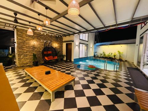 The White Villaa in Kurul