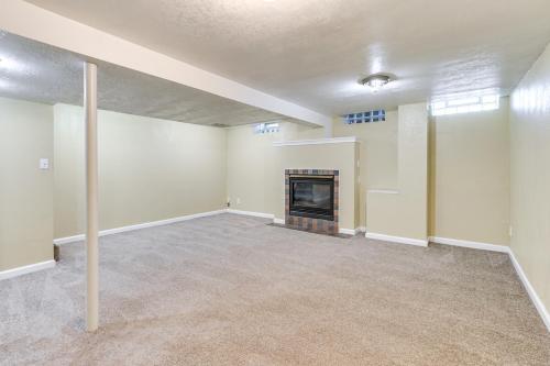 22 Mi to Detroit Sterling Heights Condo in Sterling Heights, USA