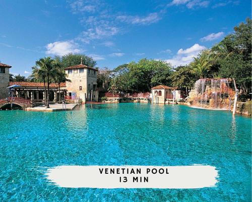 6-BD 3-BA Dreamy Vacation Retreat in Coral Terrace in Coral Terrace