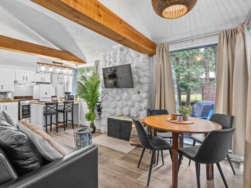 Le1601 - Le Petit Renard - Chalet spa et plage in Sainte Lucie des Laurentides (QC)