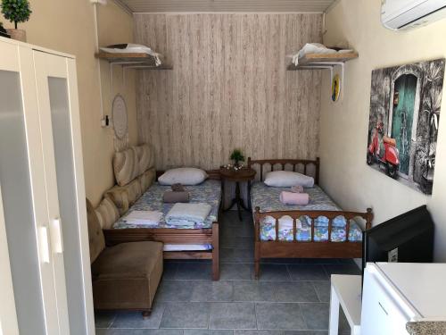 Converted Shed Studio & Garden Hanging Bed chambre d'hôte Keratéa