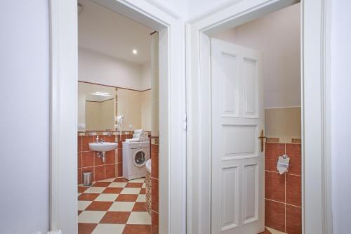 Charles Bridge Suites - image 5