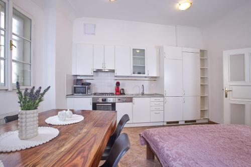 Charles Bridge Suites - main image
